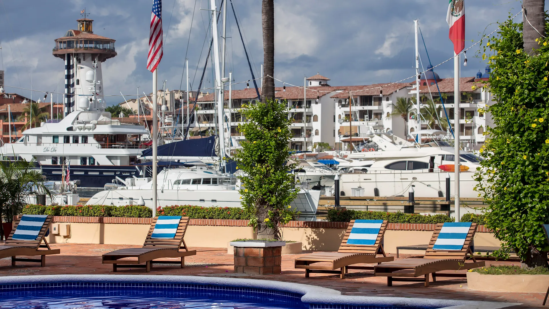 Flamingo Vallarta Hotel & Marina Пуэрто-Вальярта